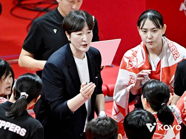 장소연 페퍼 감독은 세터 안정과 분위기 유지를 강조했다. 사진 제공= KOVO