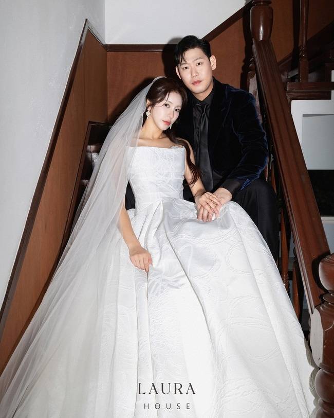 김연정 소셜미디어 / LAURA HOUSE