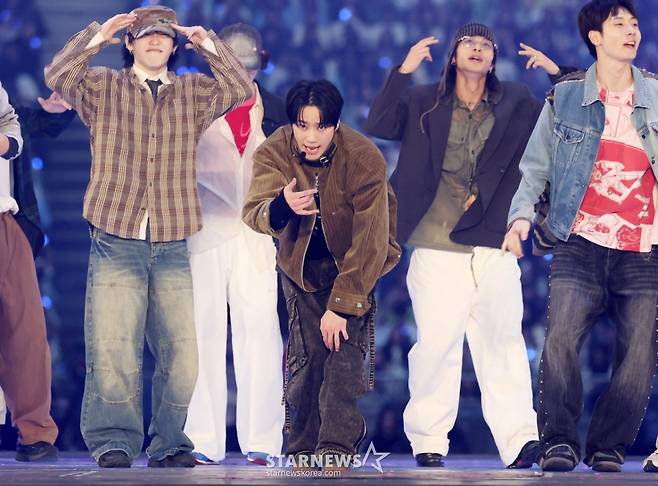 이준영, '2025 10주년 AAA'에서 특별 무대[★포토]