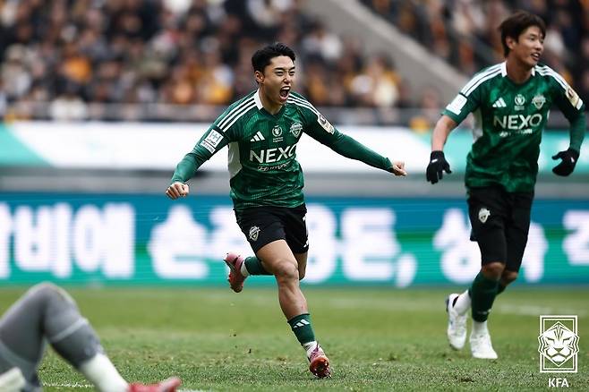 포효하는 이동준 [대한축구협회 제공. 재판매 및 DB 금지]