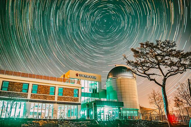 강화천문과학관은 12월 13~14일 '쌍둥이자리 유성우 특별 관측행사'를 진행한다.