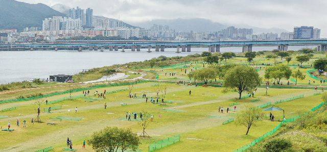 부산 강서구 대저생태공원 파크골프장 모습. 김종진 기자 kjj1761@