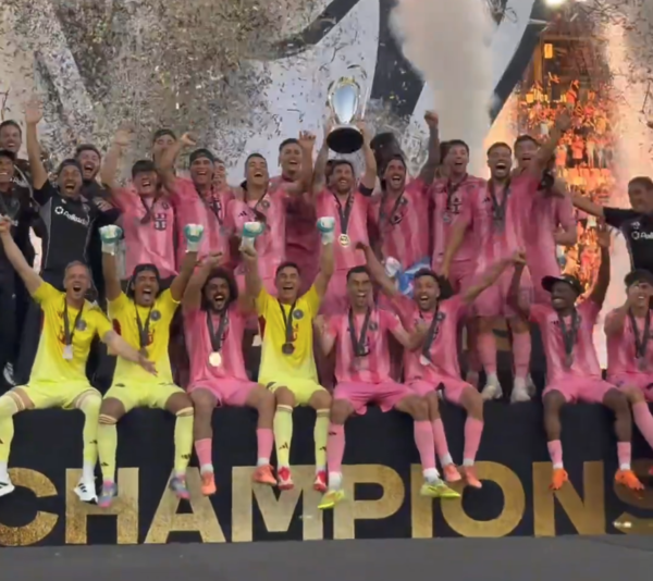 정상에 오른 인터 마이애미(사진=인터 마이애미 공식 SNS)