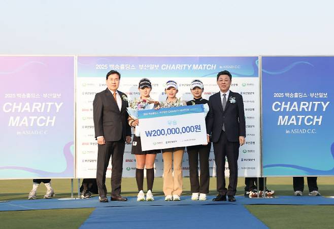 우승한 박현경, 배소현, 이예원.(사진=대회조직위 제공)