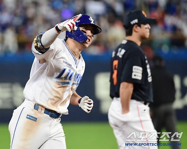 22일 대구 삼성라이온즈파크에서 열린 삼성과 한화의 PO 4차전. 7회 역전 3점 홈런을 날린 삼성 김영웅. 대구=송정헌 기자songs@sportschosun.com/2025.10.22/