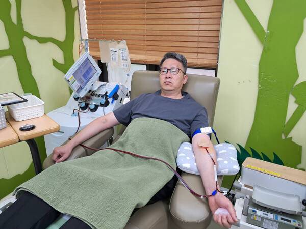 헌혈증을 모아 필요한 사람에게 전달하던 고 대표는 본인도 헌혈을 약 130회 했다. 고재영 제공