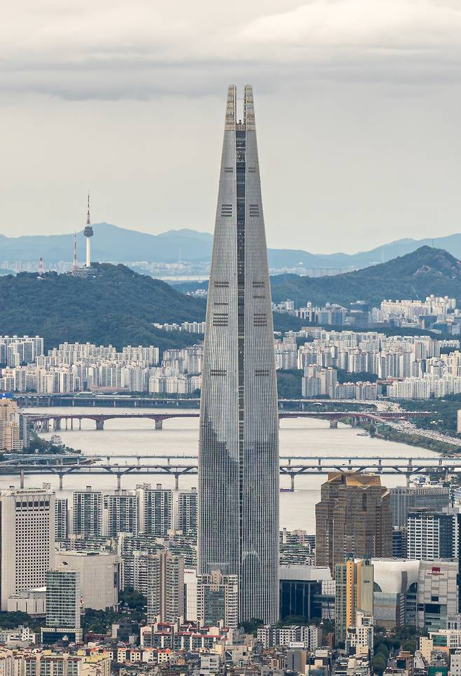서울 송파구 롯데월드타워 전경. (매경DB)