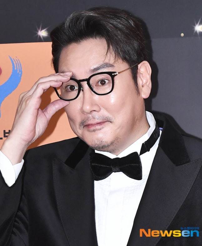 뉴스엔 DB 조진웅