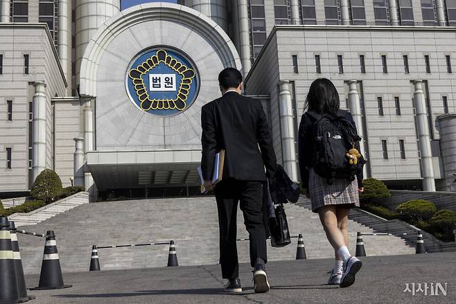 가해 학생을 형사고소하고 민사소송을 제기하는 ‘학폭’ 전문 변호사가 늘고 있다. ⓒ시사IN 조남진