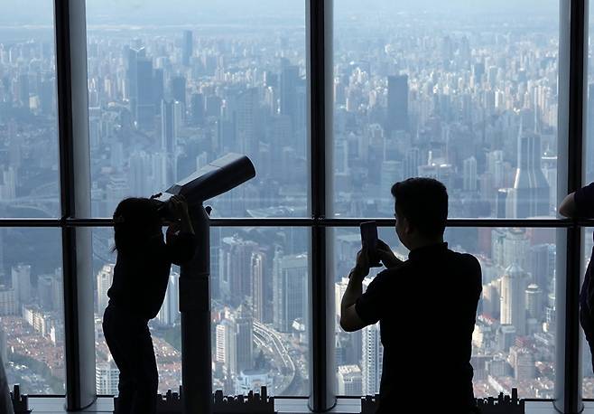 상하이타워 전망대에서 바라본 상하이 시내 ⓒ연합뉴스