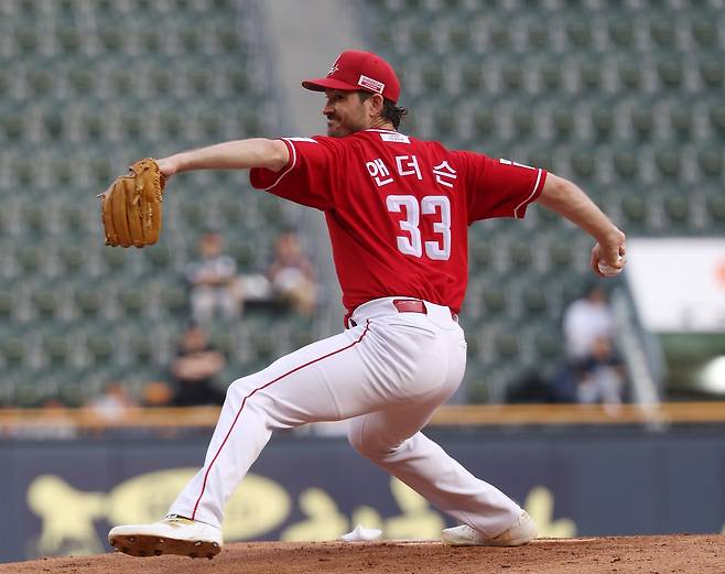 KBO는 폰세, 와이스, 앤더슨(사진) 등 세 명의 선수를 MLB로 역수출했다. 이들은 한국 무대서 성장하며 MLB 성공 신화를 꿈꾼다. 뉴시스