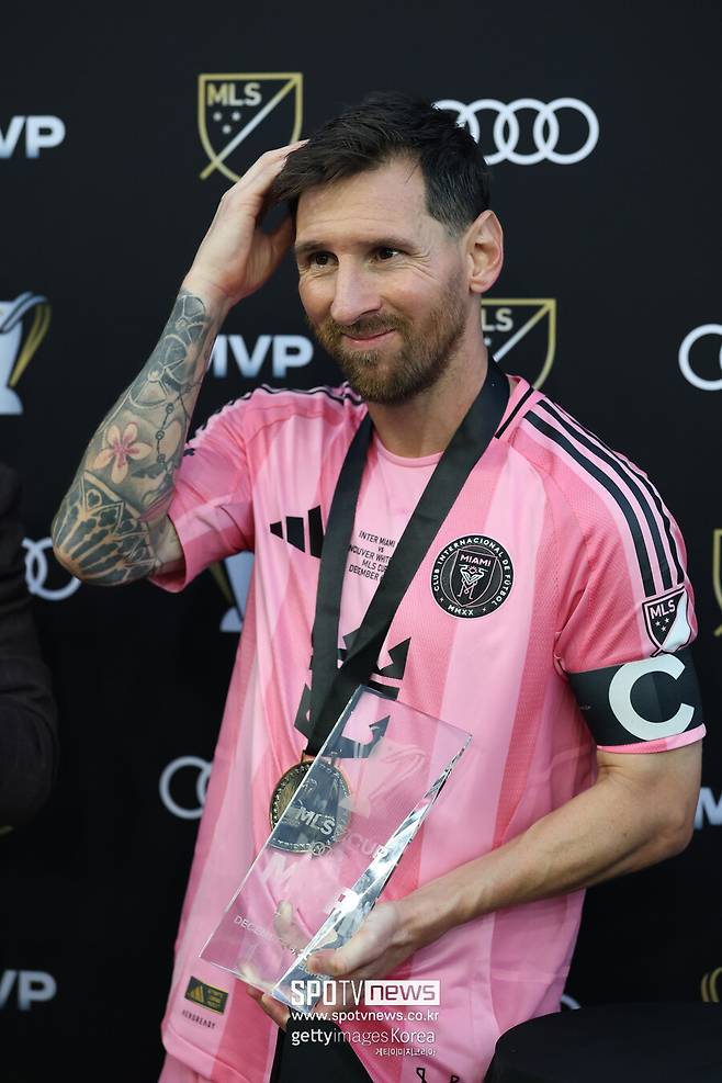 ▲ 메시는 동부 컨퍼런스 우승에 만족하지 않겠다는 의지다. 경기 종료 후 개인 SNS를 통해 "우리에게는 한 걸음 더 남았다. 동부 컨퍼런스 챔피언이지만, MLS컵 결승전이 우리에게 남아있다"라고 포부를 전한 뒤 통합 우승까지 달성했다.