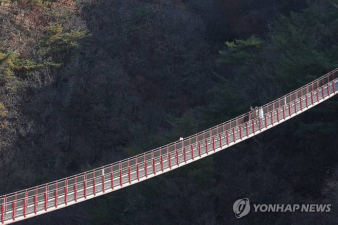 감악산 출렁다리 [연합뉴스 자료사진]