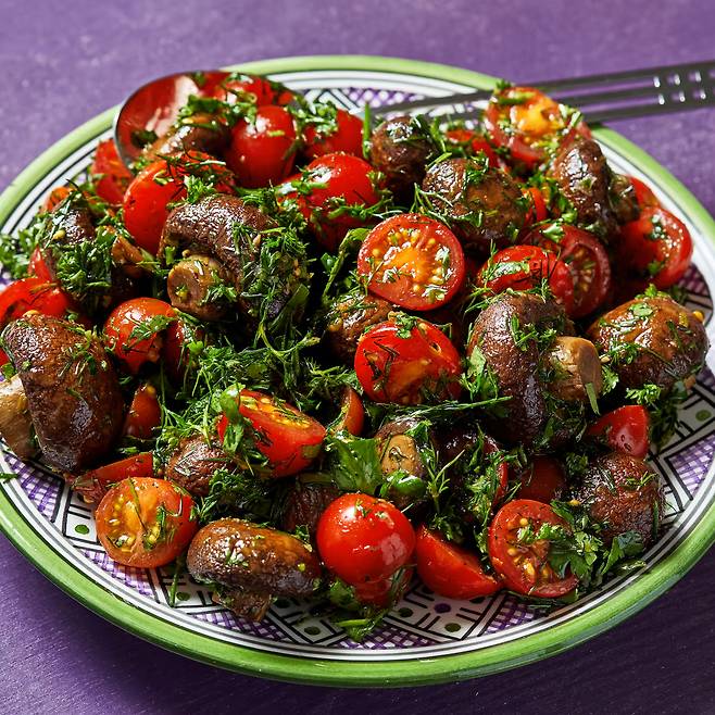 구운 버섯과 방울토마토