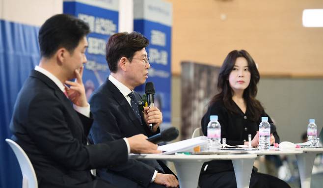 임 원장의 북토크 현장 모습.