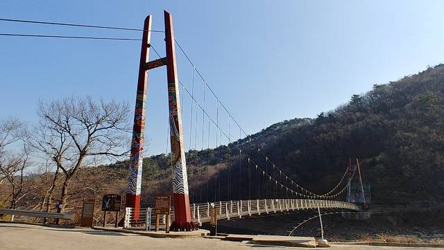 오어사 순환도로로 연결되는 원효교.