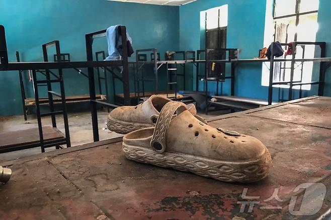 나이지리아 북부 니제르주 파피리에 위치한 세인트 메리 남녀공학 학교에서 발생한 대량 납치 사태 직후인 지난달 23일 세인트 메리 학교의 기숙사 모습 2025.11.23. ⓒ AFP=뉴스1 ⓒ News1 이정환 기자