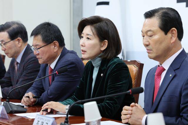 나경원 국민의힘 의원이 지난달 25일 국회에서 열린 지방선거총괄기획단 및 당 소속 시장·군수·구청장 연석회의에서 발언하고 있다. 뉴스1