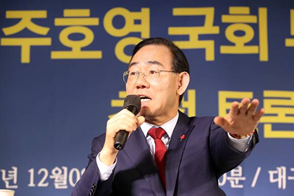 주호영 국회부의장이 기자들의 질의에 답하고 있다 [사진=아시아포럼 21]