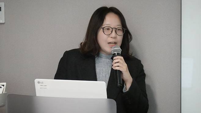 [서울=뉴시스] 한국인터넷진흥원(KISA)에 따르면 국제인터넷주소기구(ICANN)는 내년 4월 중 gTLD 생성 신청을 받을 예정이다. 이정민 KISA 인터넷주소정책팀장이 지난 4일 신규 gTLD 신청 관련해 발표하고 있다. (사진=KISA 제공) *재판매 및 DB 금지