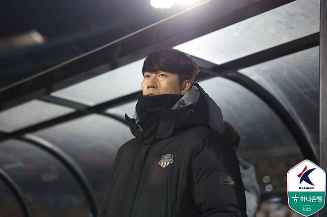 [서울=뉴시스] 프로축구 K리그1 수원FC 김은중 감독. (사진=한국프로축구연맹 제공) *재판매 및 DB 금지