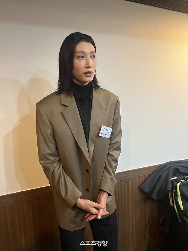 인터뷰를 하고 있는 김연경. 김하진 기자