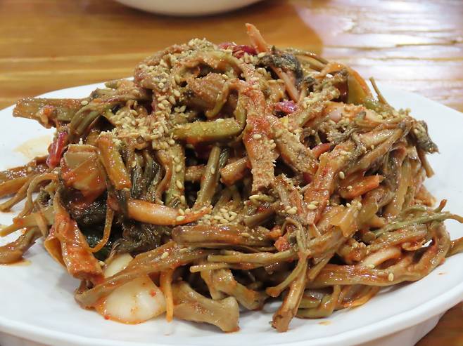 고기맛이 나는 삼나물 무침