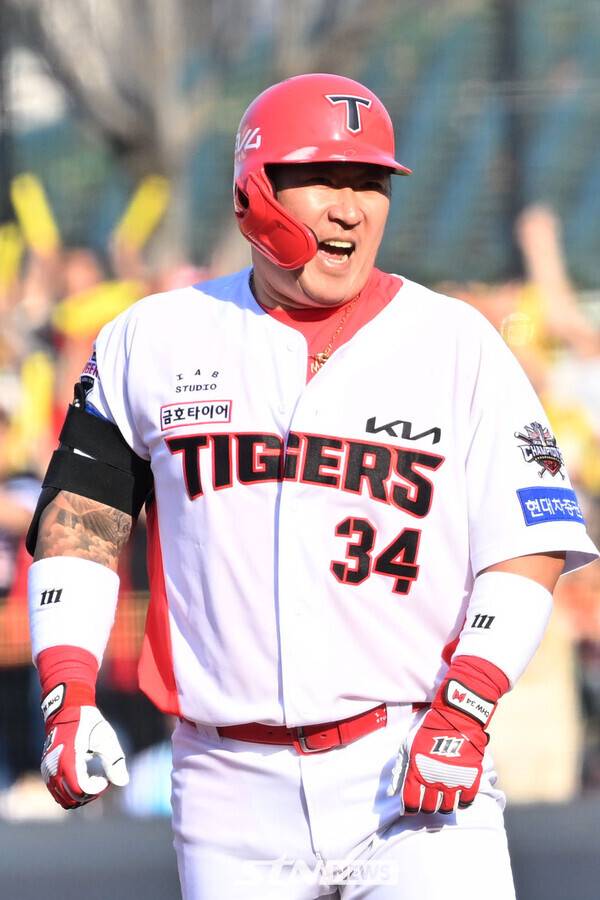 KIA 타이거즈 시절 최형우의 모습. 사진┃뉴시스