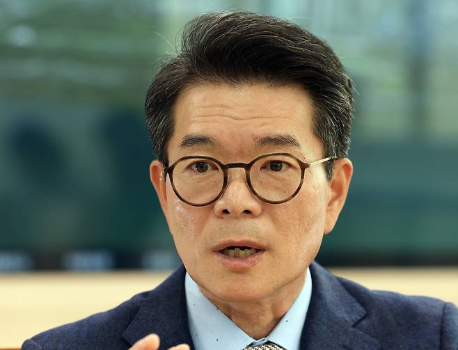 정원오 성동구청장이 지난달 서울 성동구청 회의실에서 경향신문과 인터뷰를 하고 있다. 서성일 선임기자