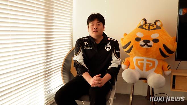 유상욱 젠지 감독이 지난 5일 서울 강남 젠지 사옥에서 쿠키뉴스와 인터뷰를 하고 있다. 정혜미 PD