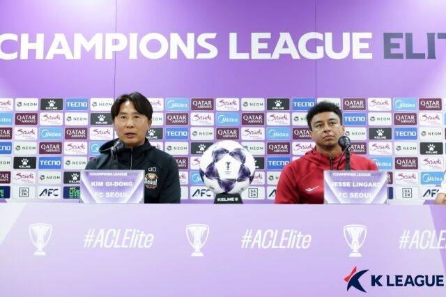 린가드와 김기동 감독/프로축구연맹 제공