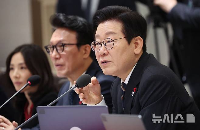 [서울=뉴시스] 고범준 기자 = 이재명 대통령이 9일 서울 용산 대통령실 청사에서 열린 국무회의에서 발언하고 있다. (대통령실통신사진기자단) 2025.12.09. bjko@newsis.com