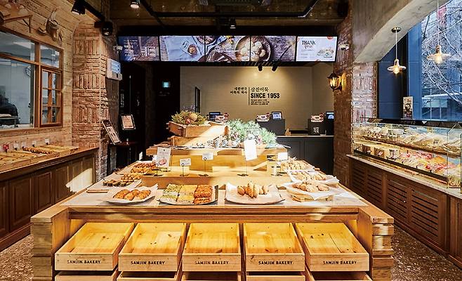 부산 영도구 삼진어묵 본점. 삼진식품 제공