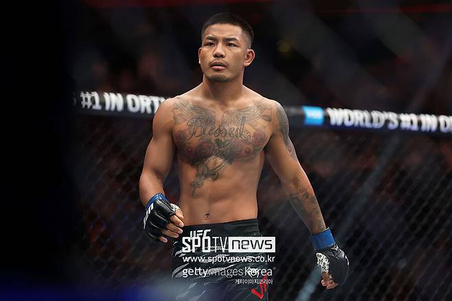 ▲ 조슈아 반은 아시아 국적 최초의 UFC 남자 챔피언에 등극했다.&nbsp;단체가 출범한 지 32년 만에 정상 문호가 아시아 남성에게도 열렸다.