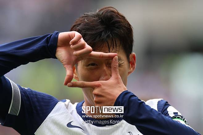 ▲ 토트넘 팬들에게 손흥민은 단순히 뛰어난 공격수가 아니라 시대를 대표한 상징이었다. 이제 그 상징은 경기장 밖 런던 건물 벽면 위 그리고 팬들의 기억 속에 영원히 남게 된다.