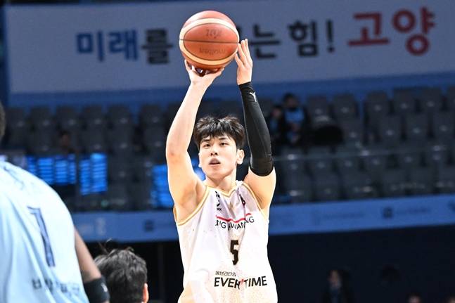 슈팅하는 변준형. /사진=KBL