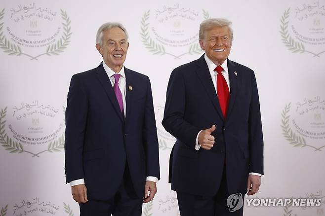 지난 10월 만난 블레어 전 영국 총리와 트럼프 미국 대통령  [AP=연합뉴스 자료사진]