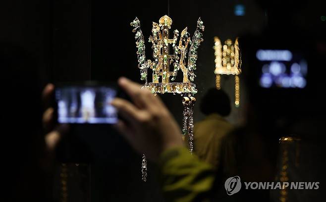 10월 말 국립경주박물관에서 열린 '신라 금관, 권력과 위신' 언론 공개회 [사진/윤관식 기자]