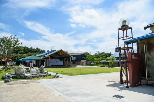 일제강점기 양곡창고에서 변신한 삼례문화예술촌. /완주군 제공