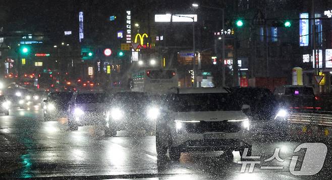 지난 4일 오후 경기 화성시 송화초등학교 인근 경기대로. /뉴스1