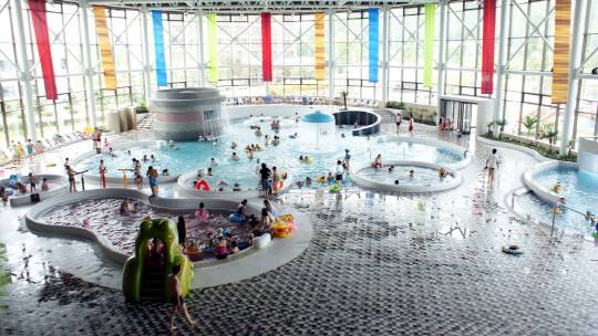 파라다이스 스파 도고 실내풀 전경. 아산시 제공