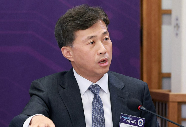 곽노정 SK하이닉스 대표이사가 10일 용산 대통령실에서 이재명 대통령이 참석한 가운데 열린 AI 시대의 K-반도체 비전과 육성전략 보고회에서 발언하고 있다. 연합뉴스