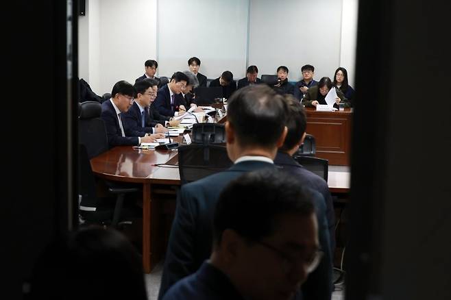 지난 1일 국회 의원회관에서 스테이블코인 당정협의회가 열리고 있다. 뉴시스