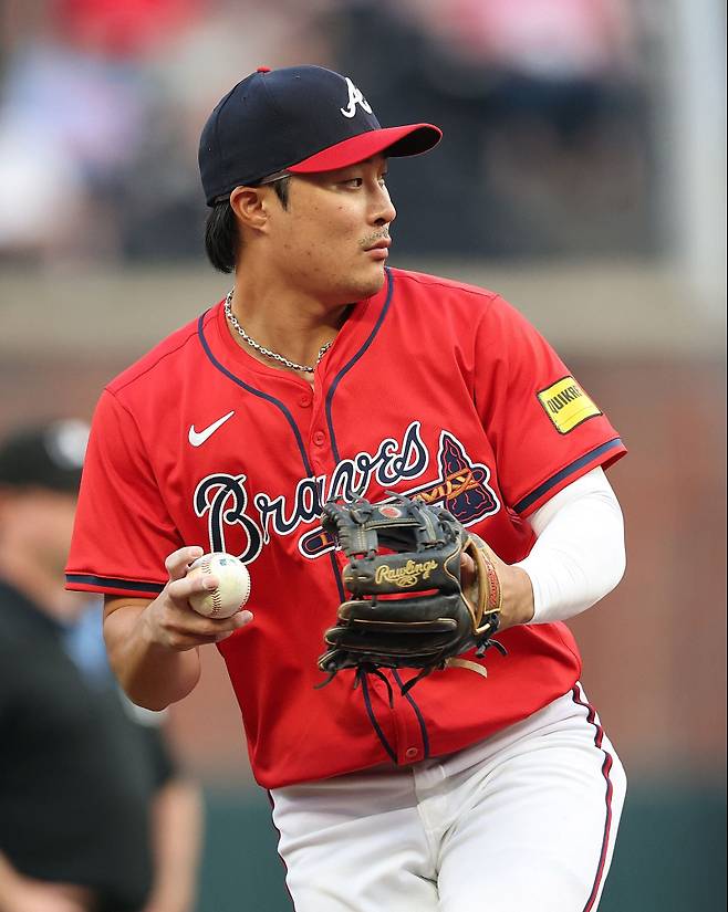 <yonhap photo-3593="">메이저리그 FA 시장에서 새 소속팀을 찾고 있는 김하성. [AFP=연합뉴스]</yonhap>