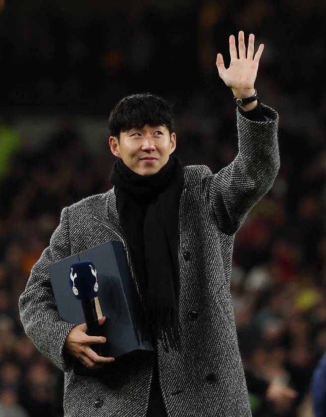 토트넘 홋스퍼 스타디움을 방문한 손흥민. 연합뉴스