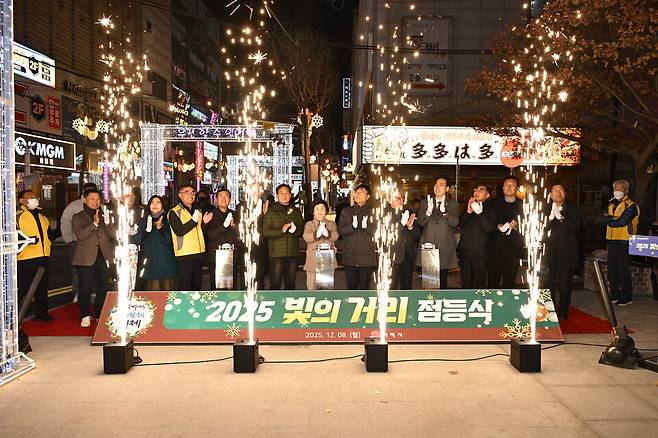 2025 빛의 거리 점등식 현장 ⓒ거제시 제공