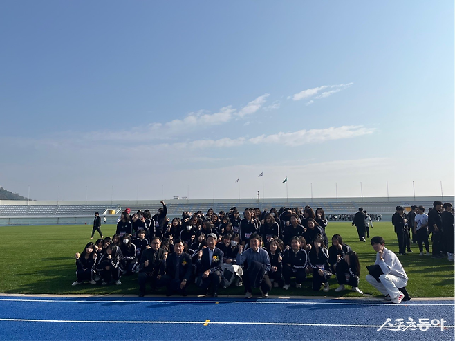 ‘서봉기마라톤대회’에 참가한 문경여고 1학년 학생들. 사진｜서윤아 학생기자