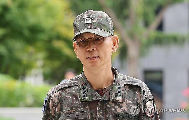 김용대 전 드론작전사령관 내란특검 출석 (서울=연합뉴스) 한종찬 기자 = 김용대 전 드론작전사령관이 18일 서울 서초구 서울고검에 마련된 내란 외환 특별검사팀 사무실에 조사를 받기 위해 출석하고 있다. 2025.9.18 saba@yna.co.kr