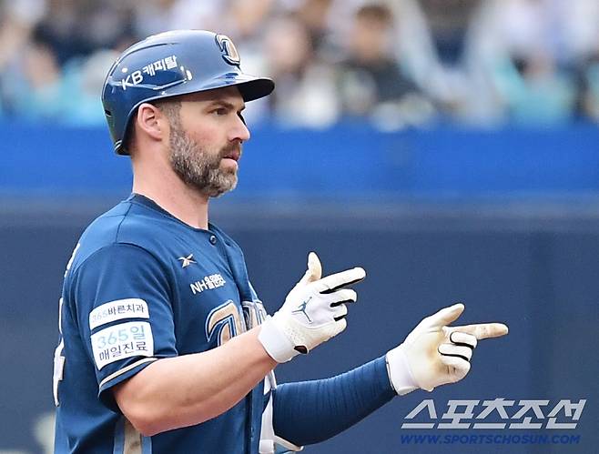 6일 대구 삼성라이온즈파크에서 열린 NC와 삼성의 와일드카드 1차전. 5회초 1타점 2루타 날린 NC 데이비슨. 대구=송정헌 기자songs@sportschosun.com/2025.10.06/