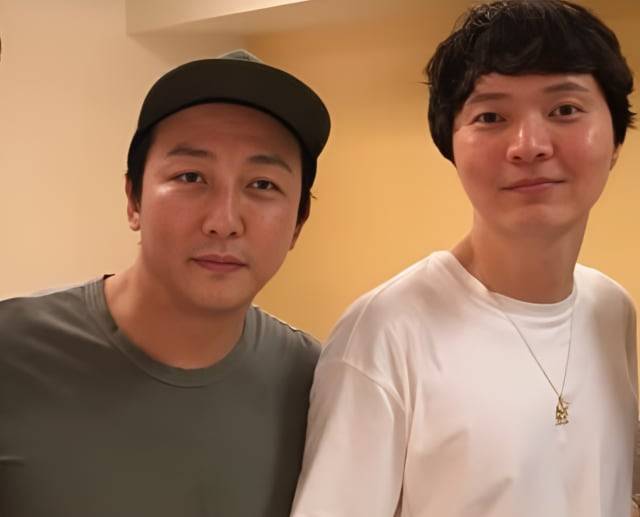 컨츄리꼬꼬 출신 탁재훈(왼쪽)과 신정환./인스타그램